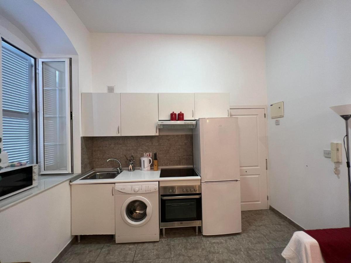 Quirky 1Br Just Off Main Street Prime Location Apartment Gibraltar Luaran gambar