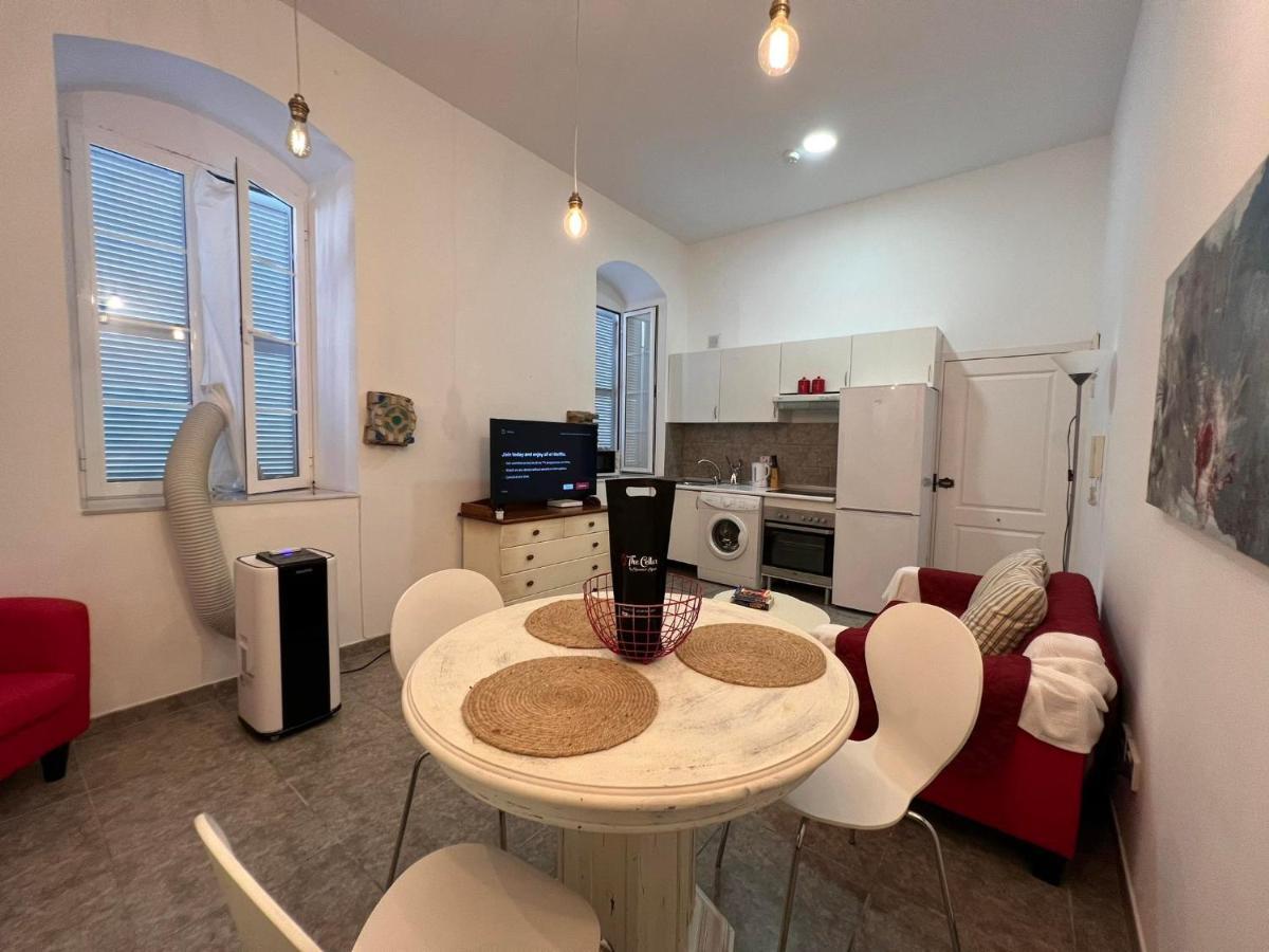 Quirky 1Br Just Off Main Street Prime Location Apartment Gibraltar Luaran gambar