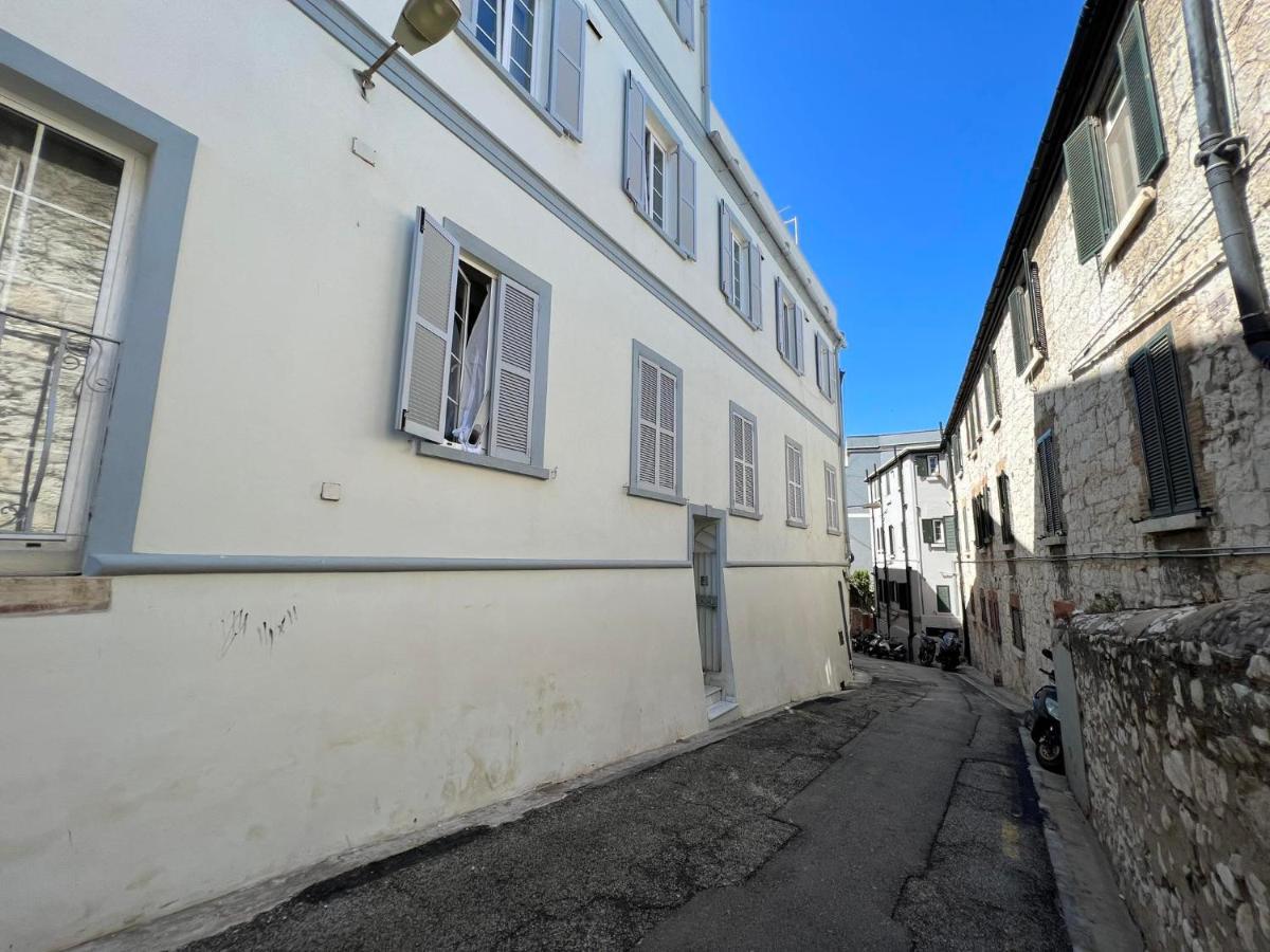 Quirky 1Br Just Off Main Street Prime Location Apartment Gibraltar Luaran gambar